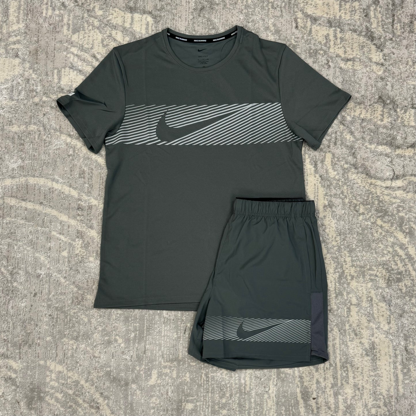 Nike Challanger Glitch T-shirt Set Grey