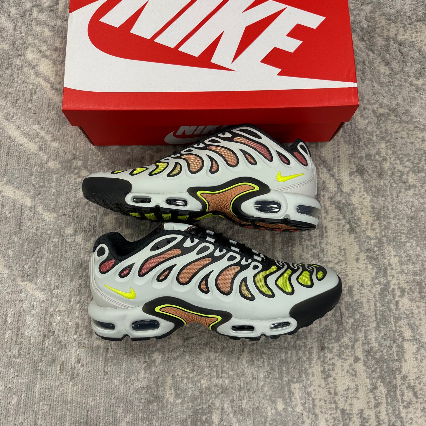 Nike Air Max Plus Drift Light Silver/Volt