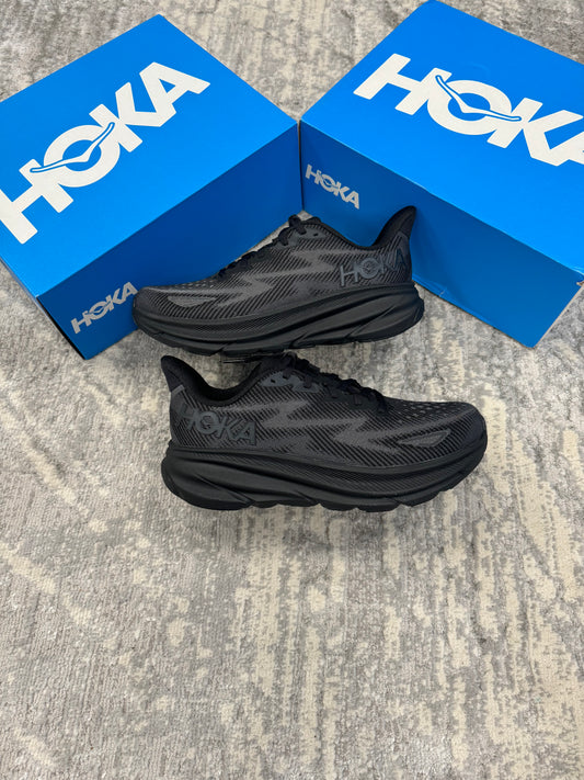 Hoka Clifton 9 Black Out